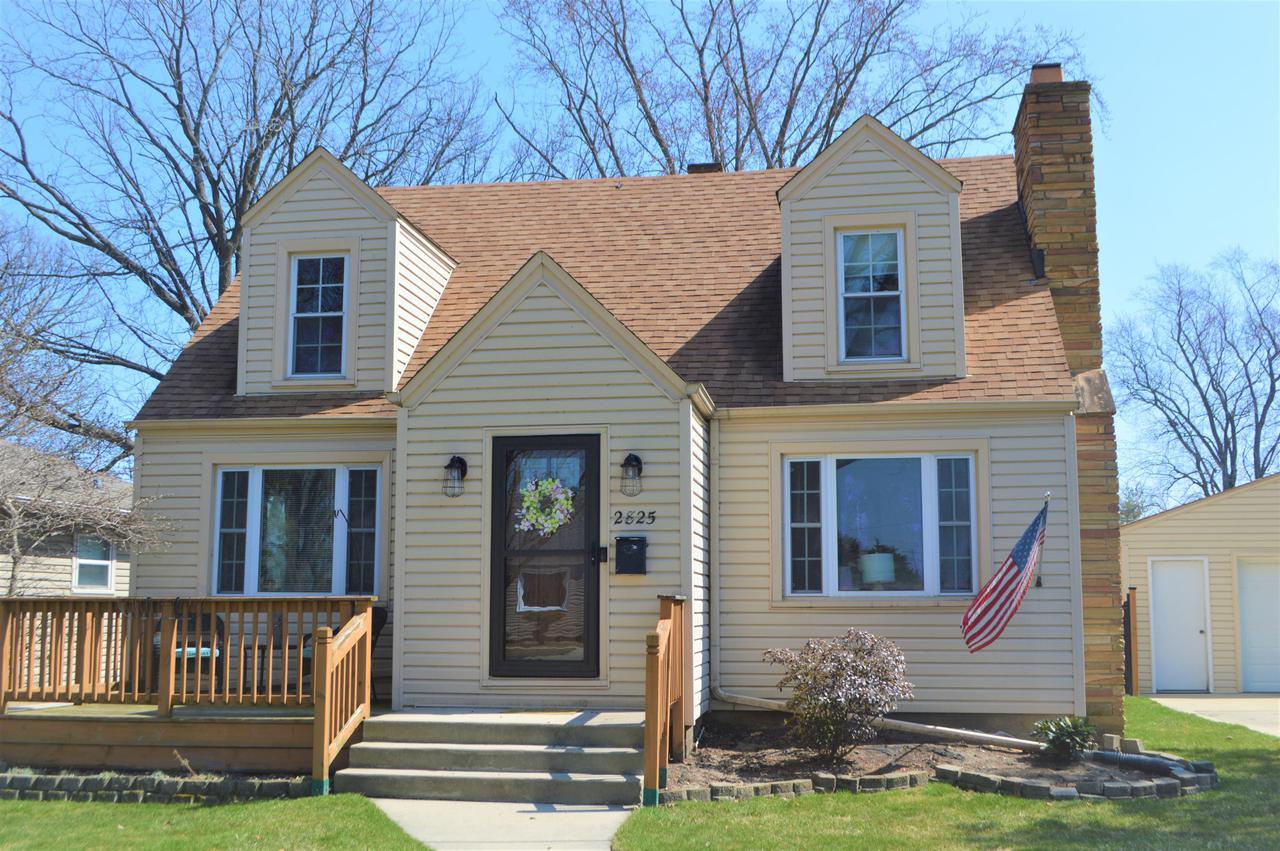 2825 West Lawn Ave, Racine, WI 53405