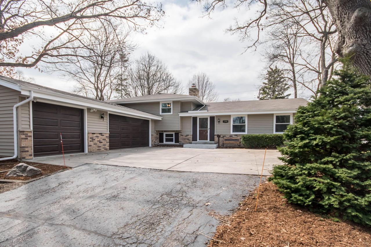 1300 E Wabash, Waukesha, WI 53186