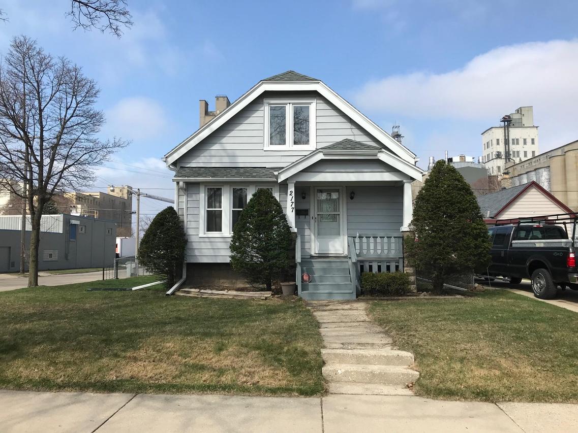 2177 S 37th St, Milwaukee, WI 53215