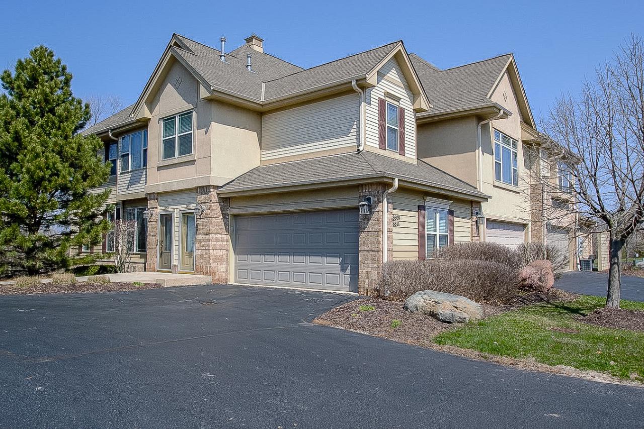 8609 S Deerwood Ln., Franklin, WI 53131