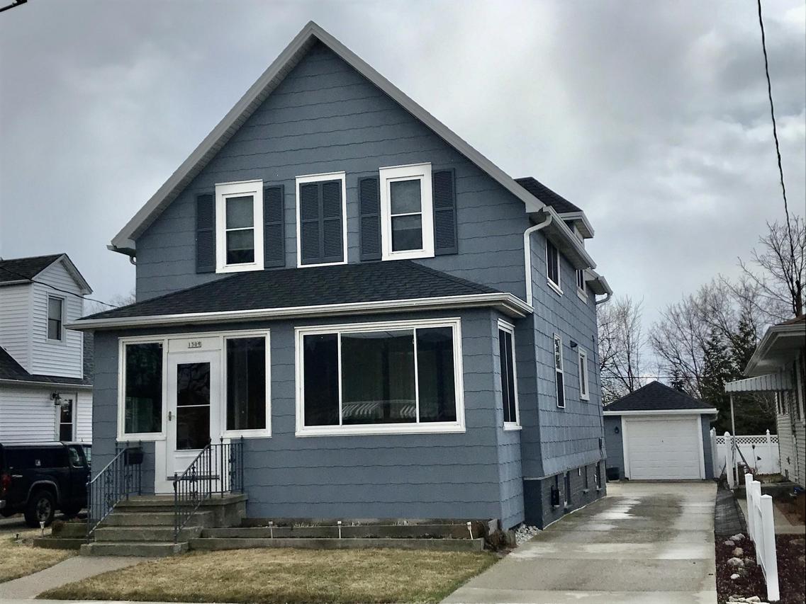1309 Grand Ave., Manitowoc, WI 54220