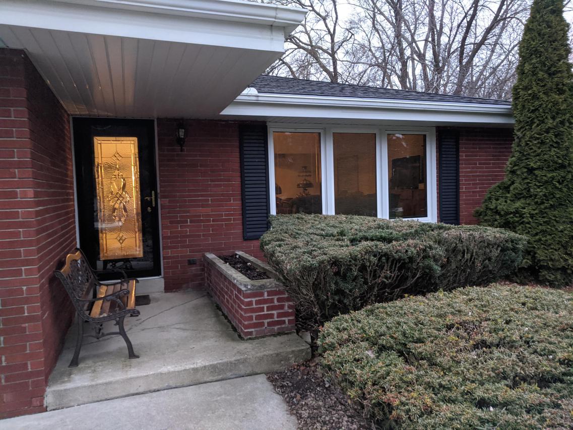 5613 S Monaco Pl., Hales Corners, WI 53130