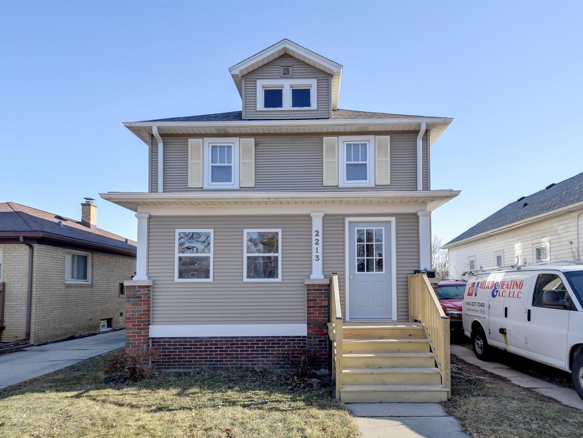 2213 Carlisle Ave, Racine, WI 53404