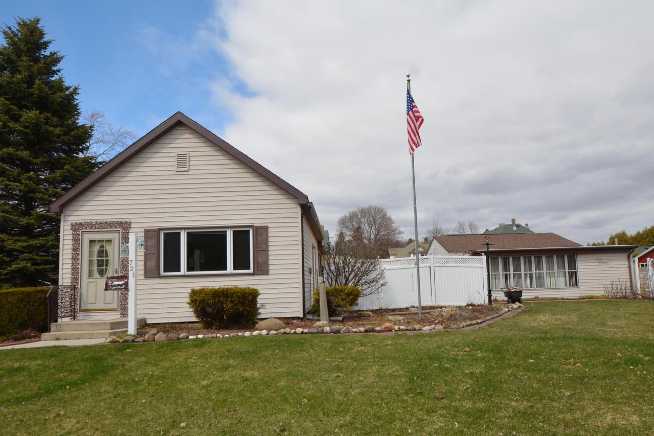 721 N Water St., Manitowoc, WI 54220