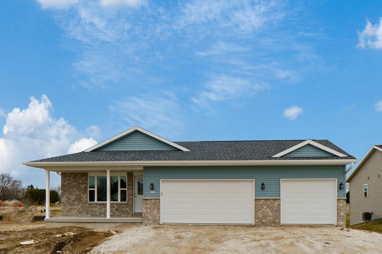 2211 S 21st St, Manitowoc, WI 54220
