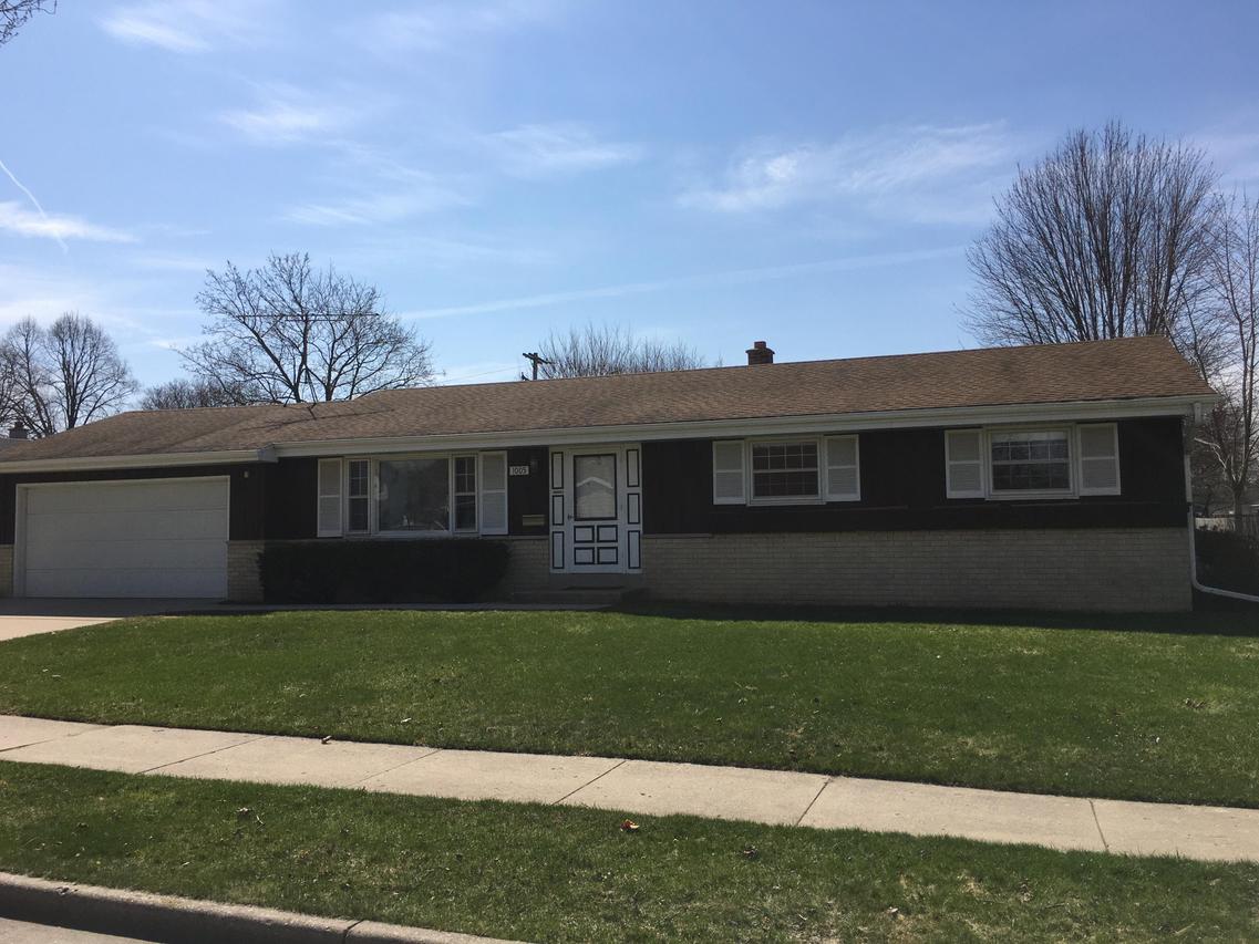 1005 Green Valley Dr., Waukesha, WI 53189