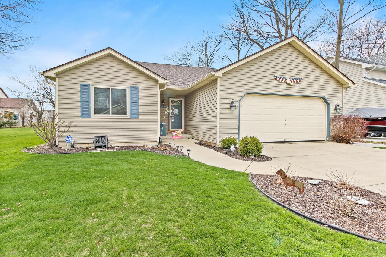 6910 Bay Wood Dr, Caledonia, WI 53402