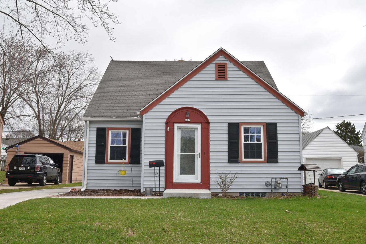 647 Wolcott St., West Bend, WI 53090