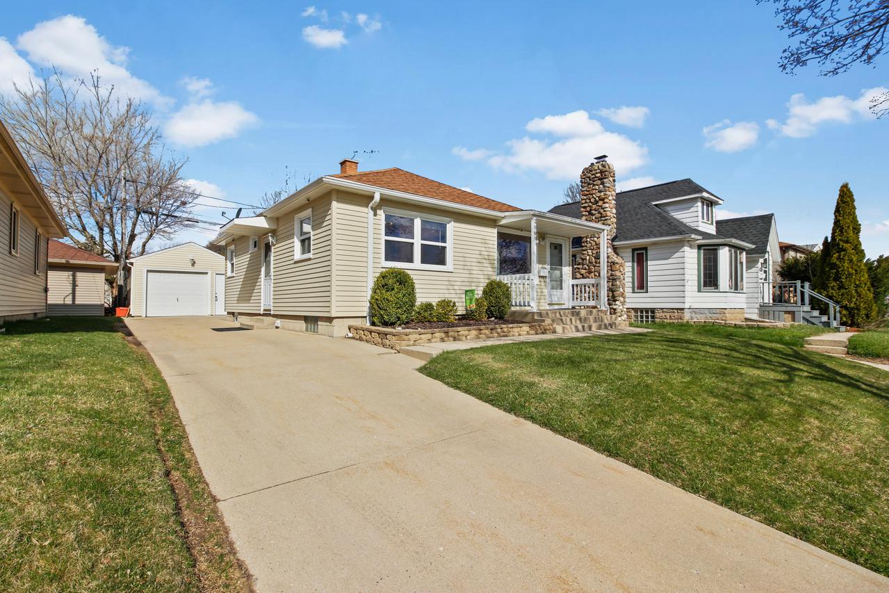 2669 S 69th St., Milwaukee, WI 53219