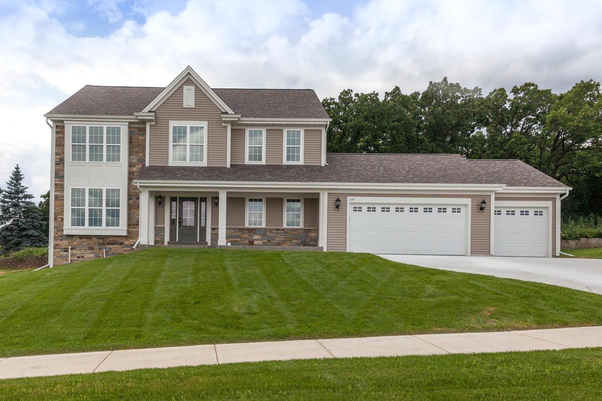 729 Stoecker Farm Ave., Mukwonago, WI 53149