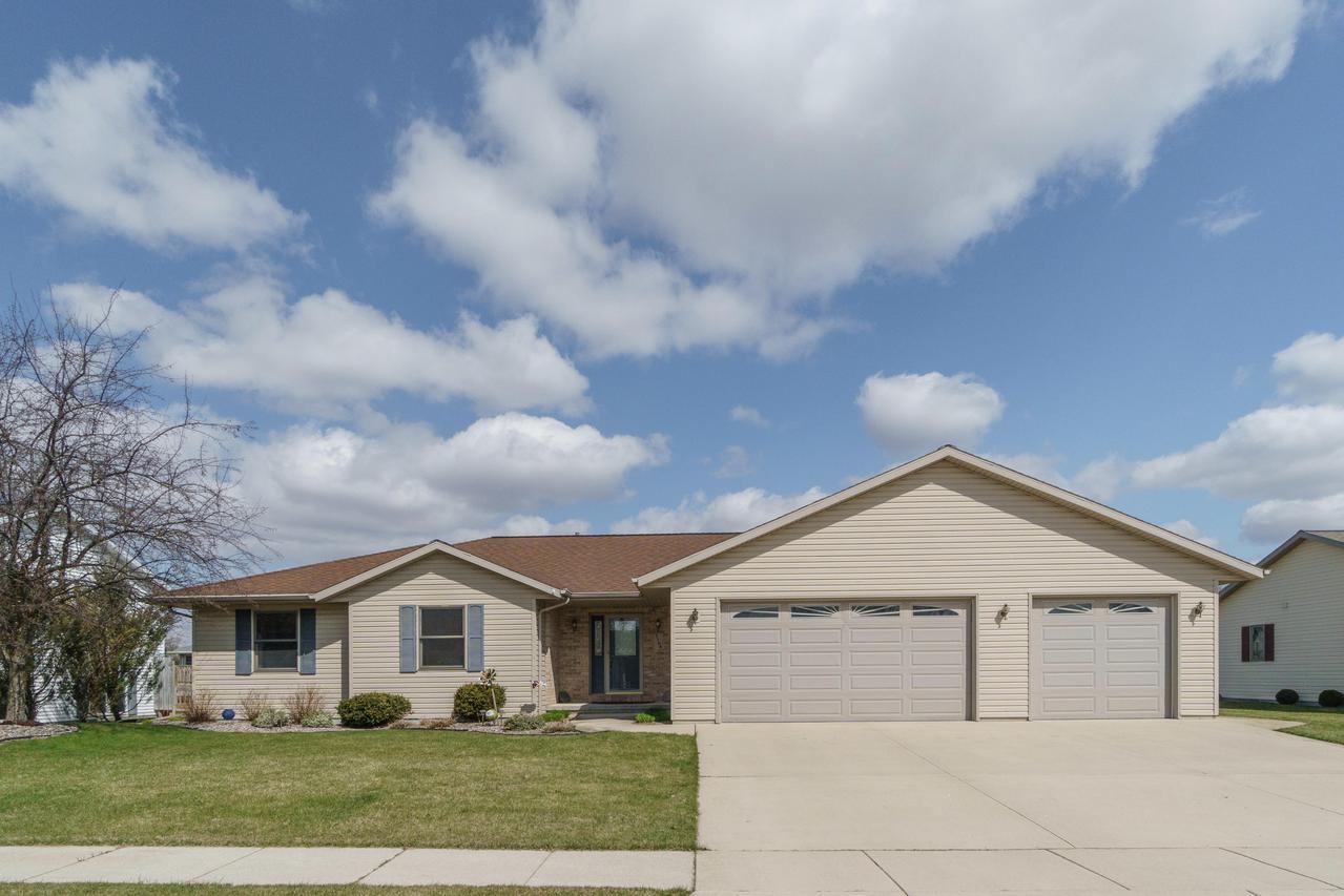 3308 Kimberly Cir., Manitowoc, WI 54220