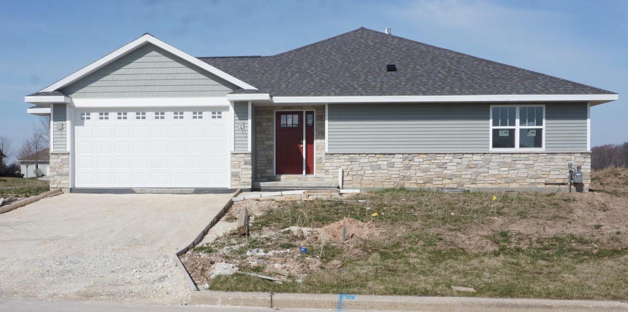 2516 Fox Chase, Manitowoc, WI 54220