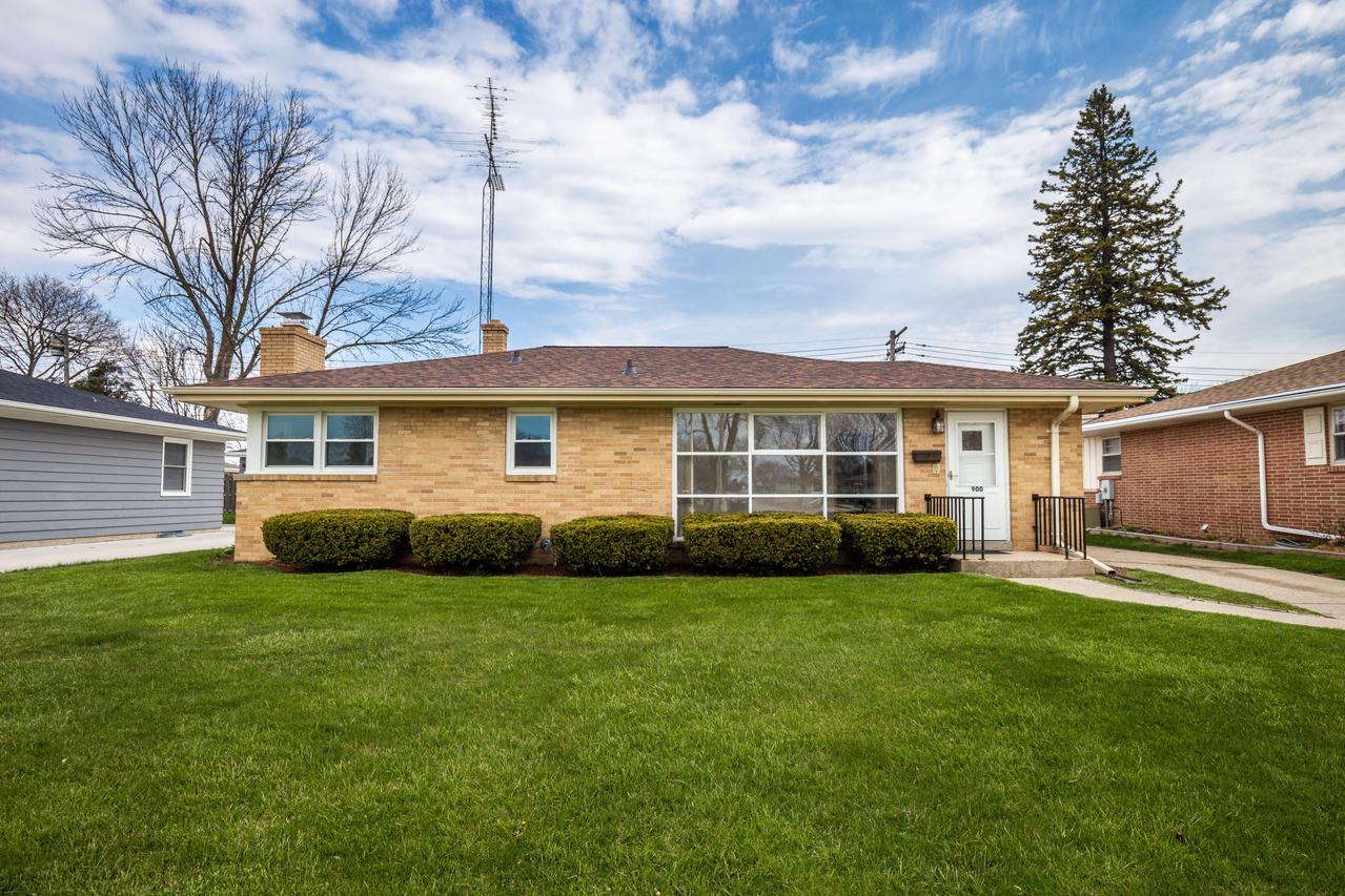 900 Montclair Dr., Racine, WI 53402