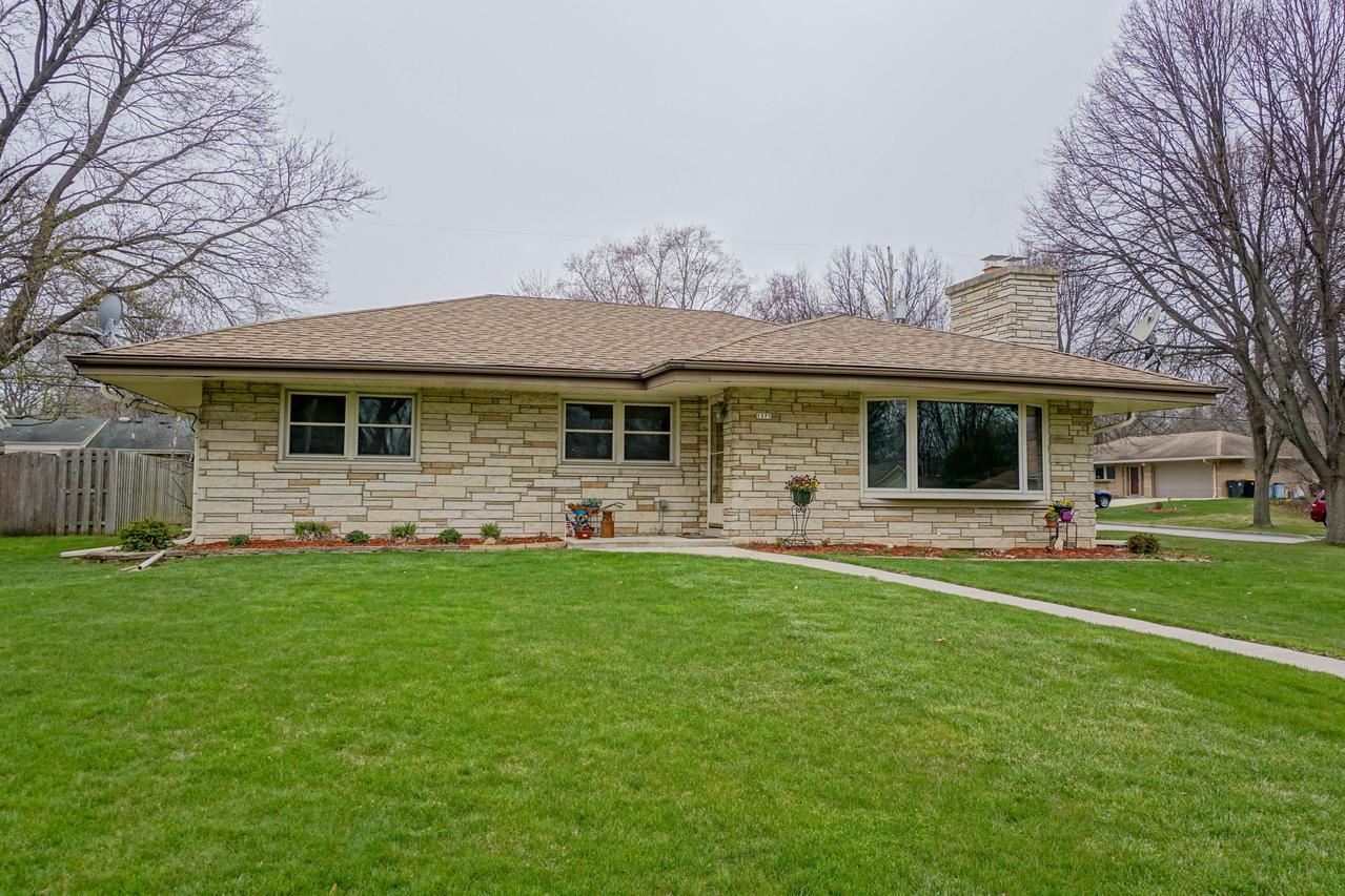 1575 N 117th St., Wauwatosa, WI 53226