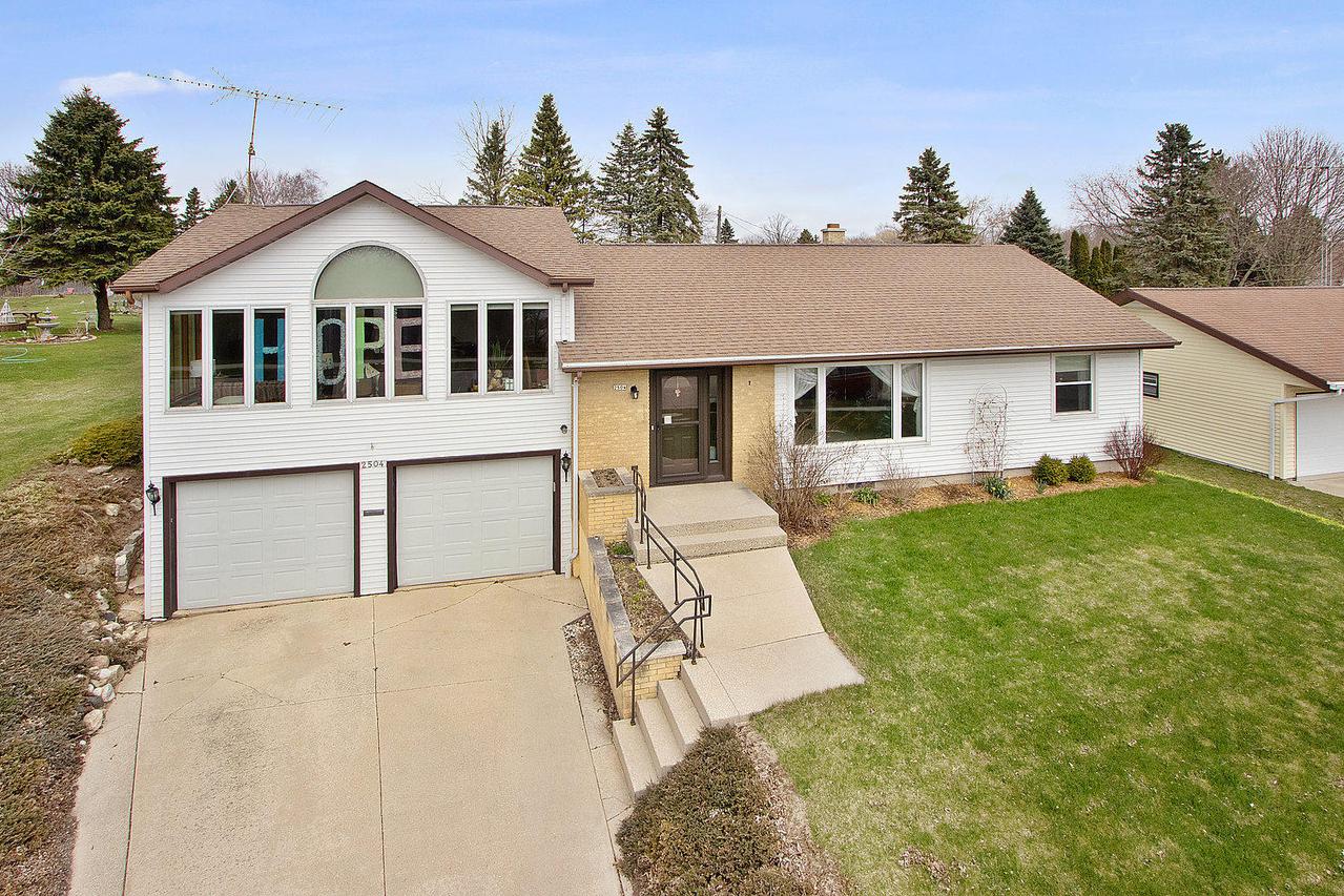 2504 Michigan Ave., Manitowoc, WI 54220