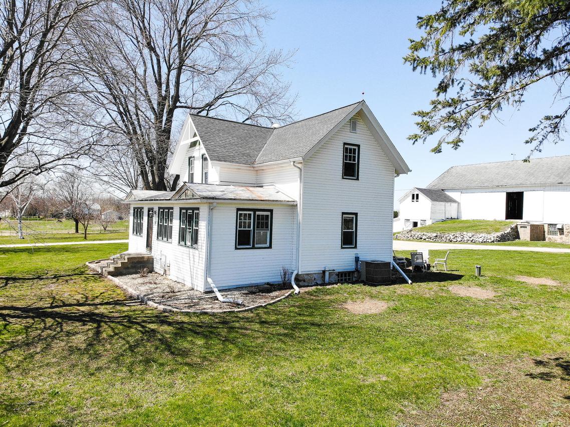 1812 Pleasant Valley, Jackson, WI 53095
