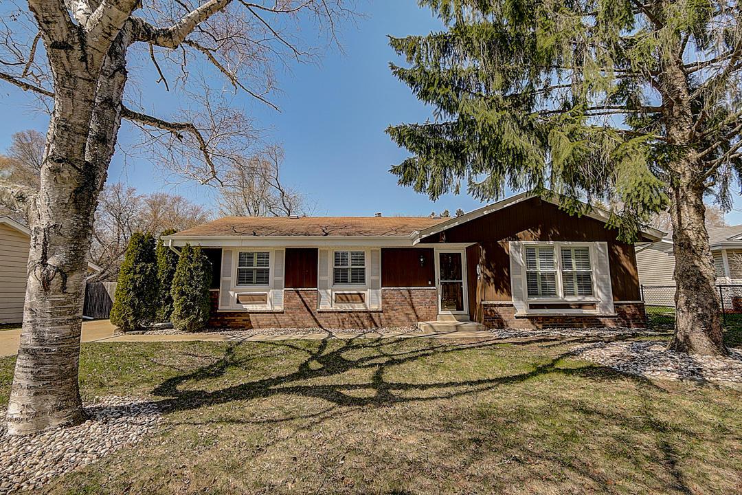 2040 Garland Ave., Waukesha, WI 53188