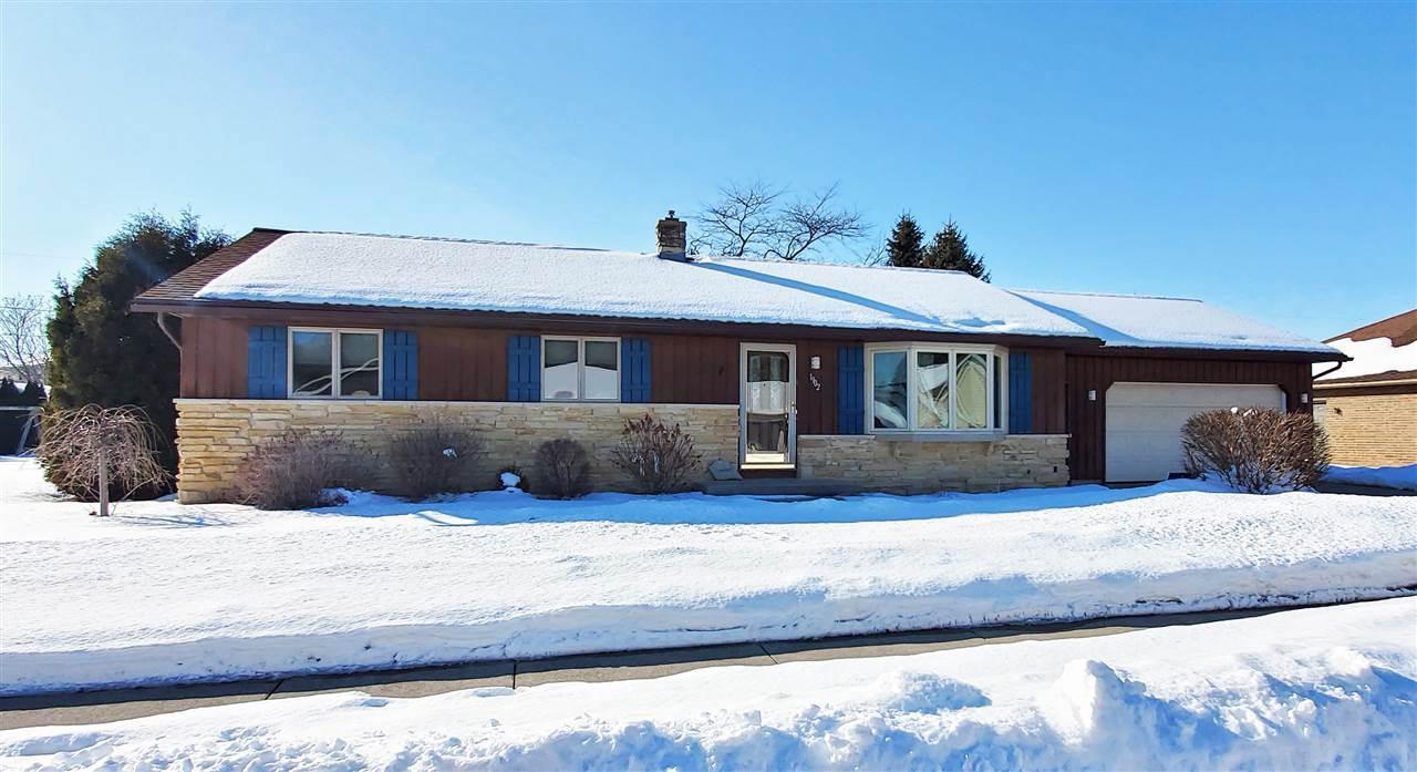 1902 Sharon Ln., Manitowoc, WI 54220