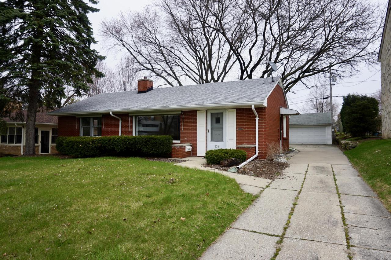 738 Windsor Ct., Wauwatosa, WI 53226