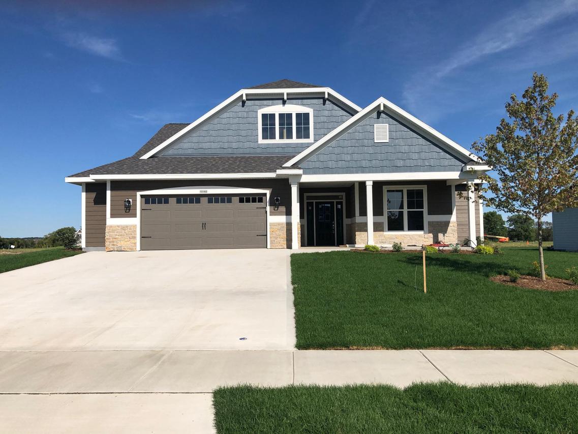 10162 S. Woodside Ct., Franklin, WI 53132