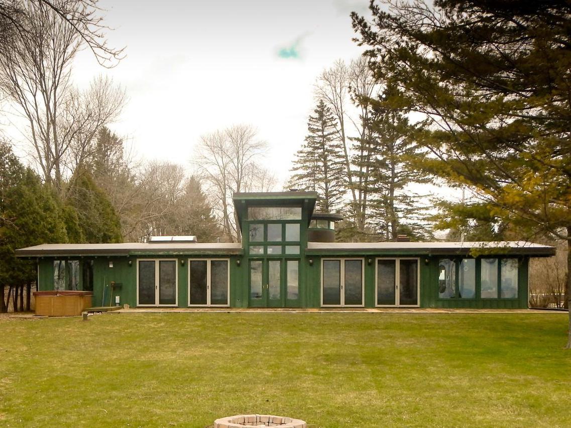 12158 N Lake Shore Dr., Mequon, WI 53092