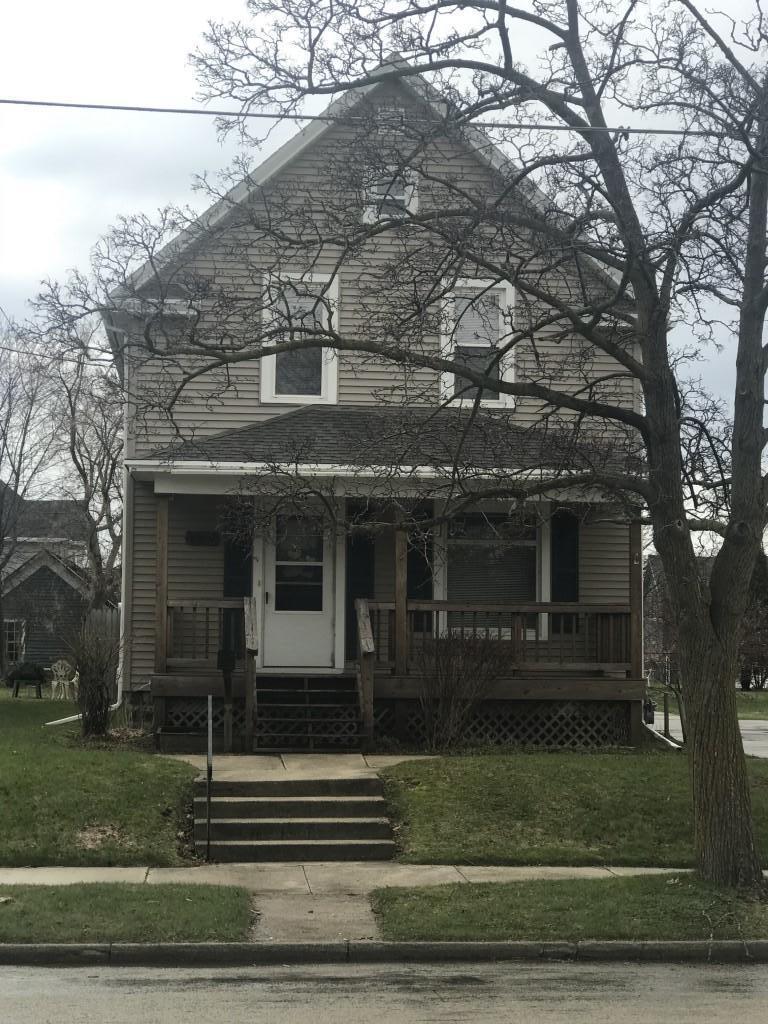 817 N 10th St., Manitowoc, WI 54220