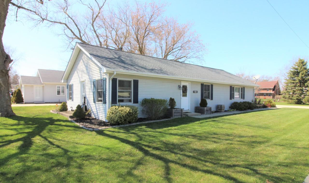 1528 Ellis Ave., Caledonia, WI 53402