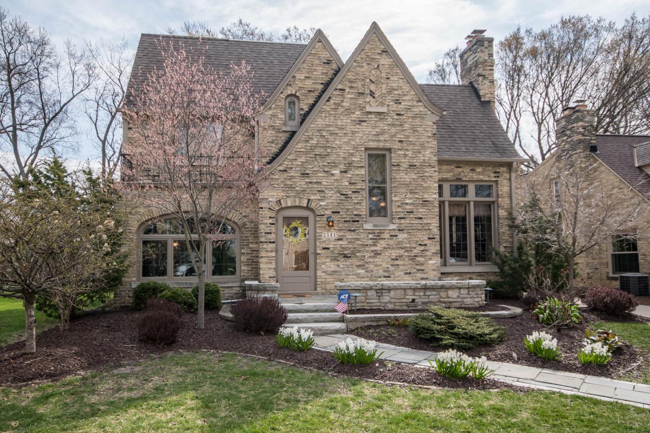 2544 N 91st St., Wauwatosa, WI 53226
