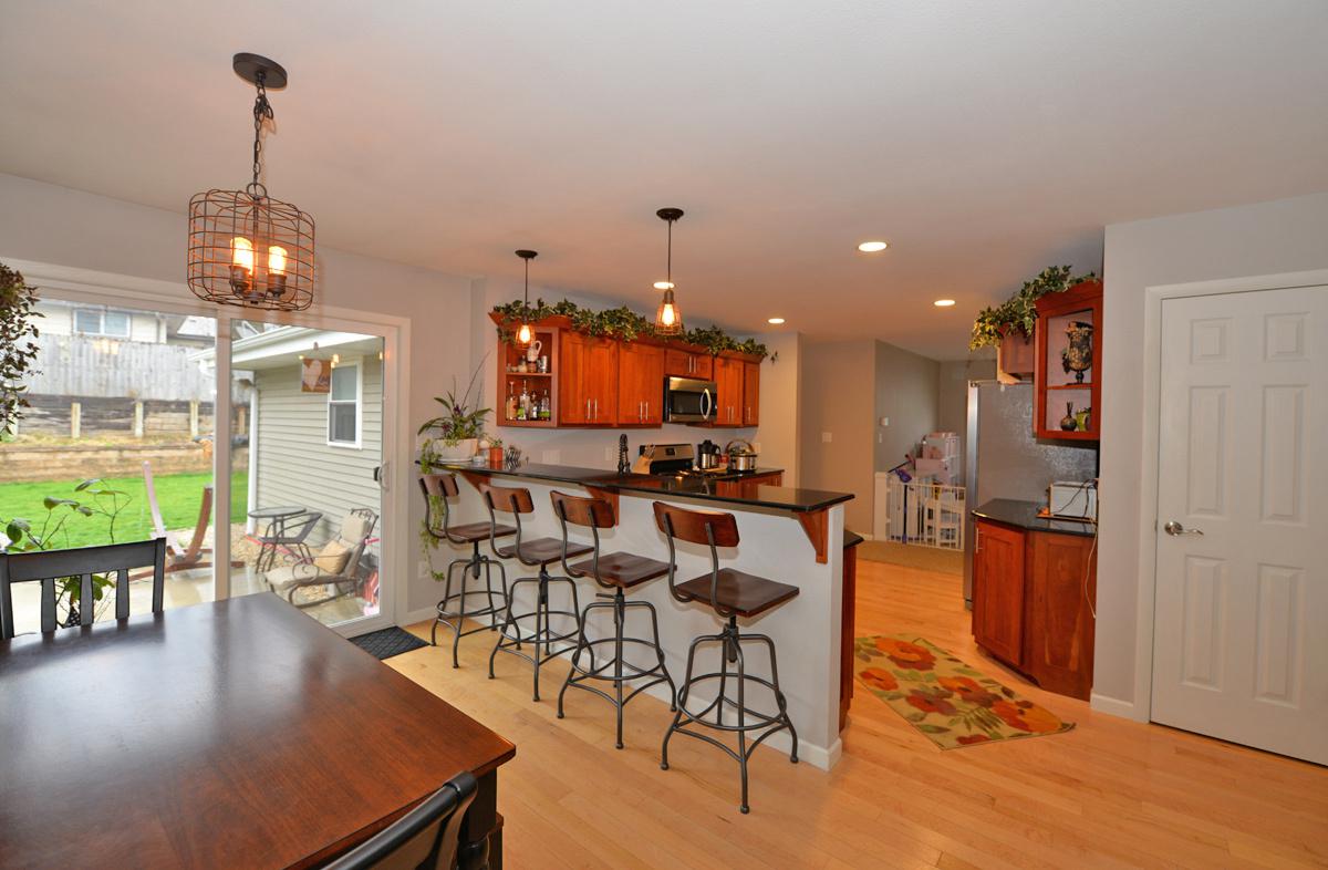 208 Crab Tree Ln., Racine, WI 53406