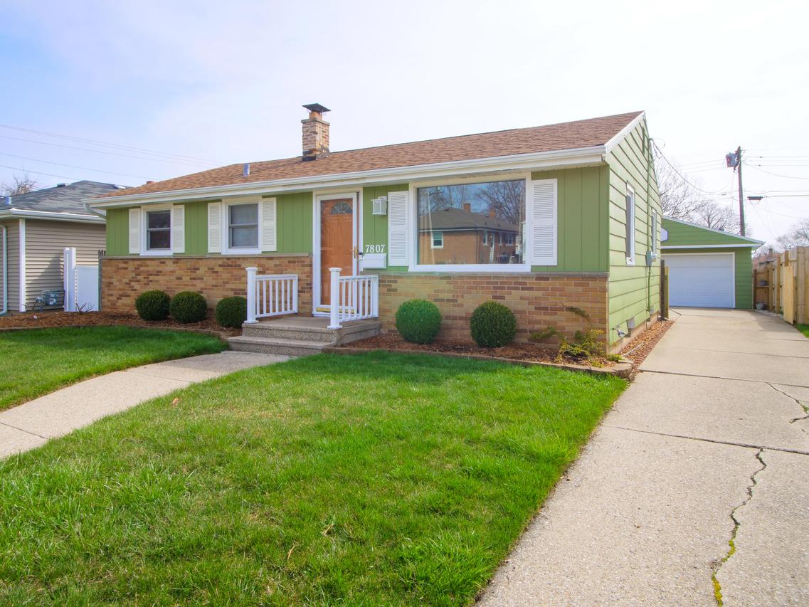 7807 36th Ave, Kenosha, WI 53142