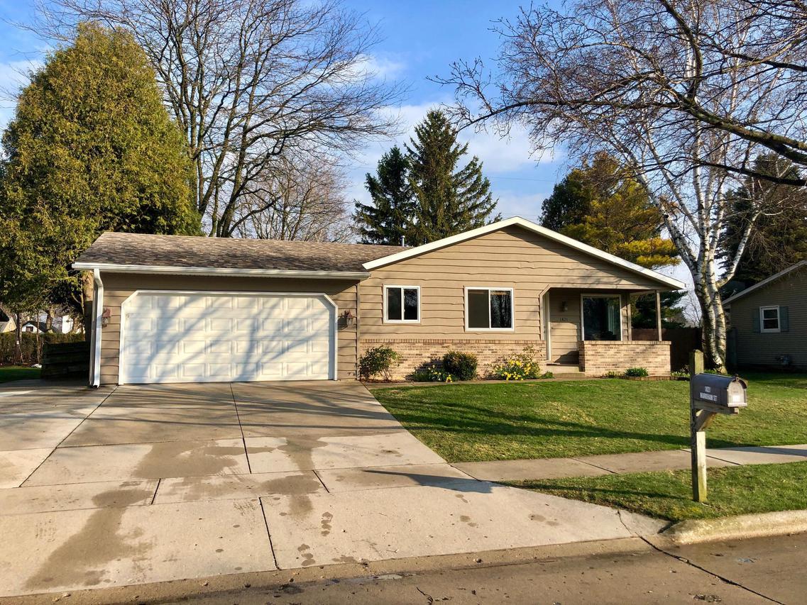 1821 Markham, Manitowoc, WI 54220