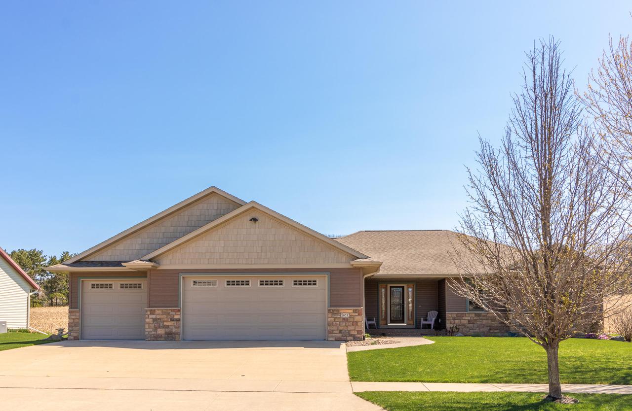 803 Granum St, Holmen, WI 54636