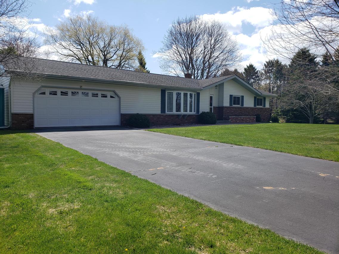 4105 S 10th St., Manitowoc, WI 54220