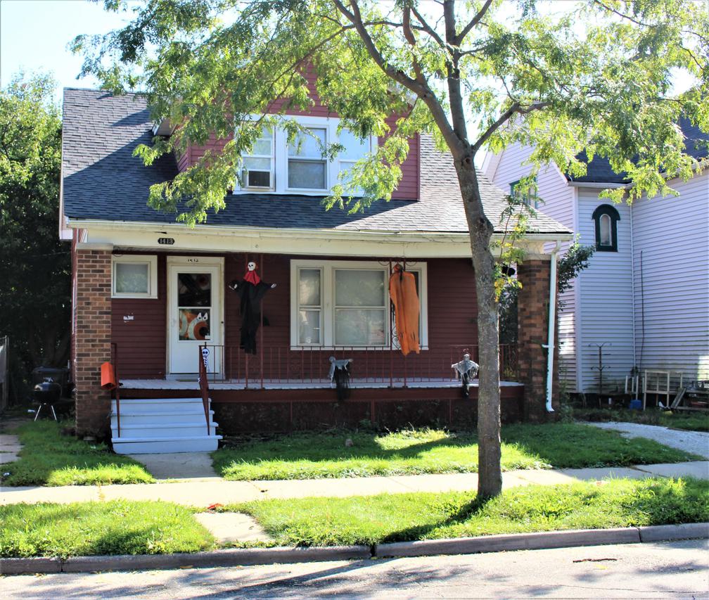 1413 Villa St, Racine, WI 53403