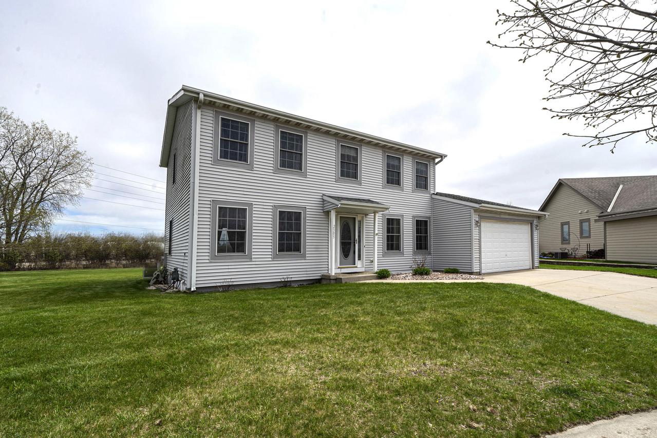 2305 16th Pl, Kenosha, WI 53140