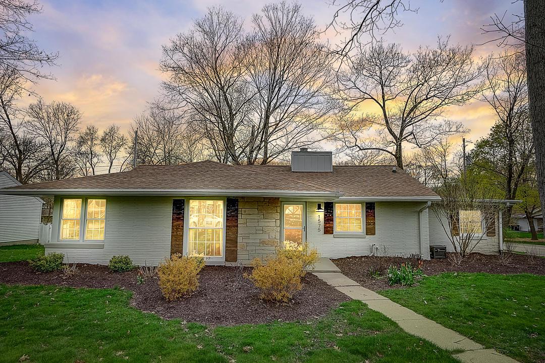 1575 N 123rd St., Wauwatosa, WI 53226