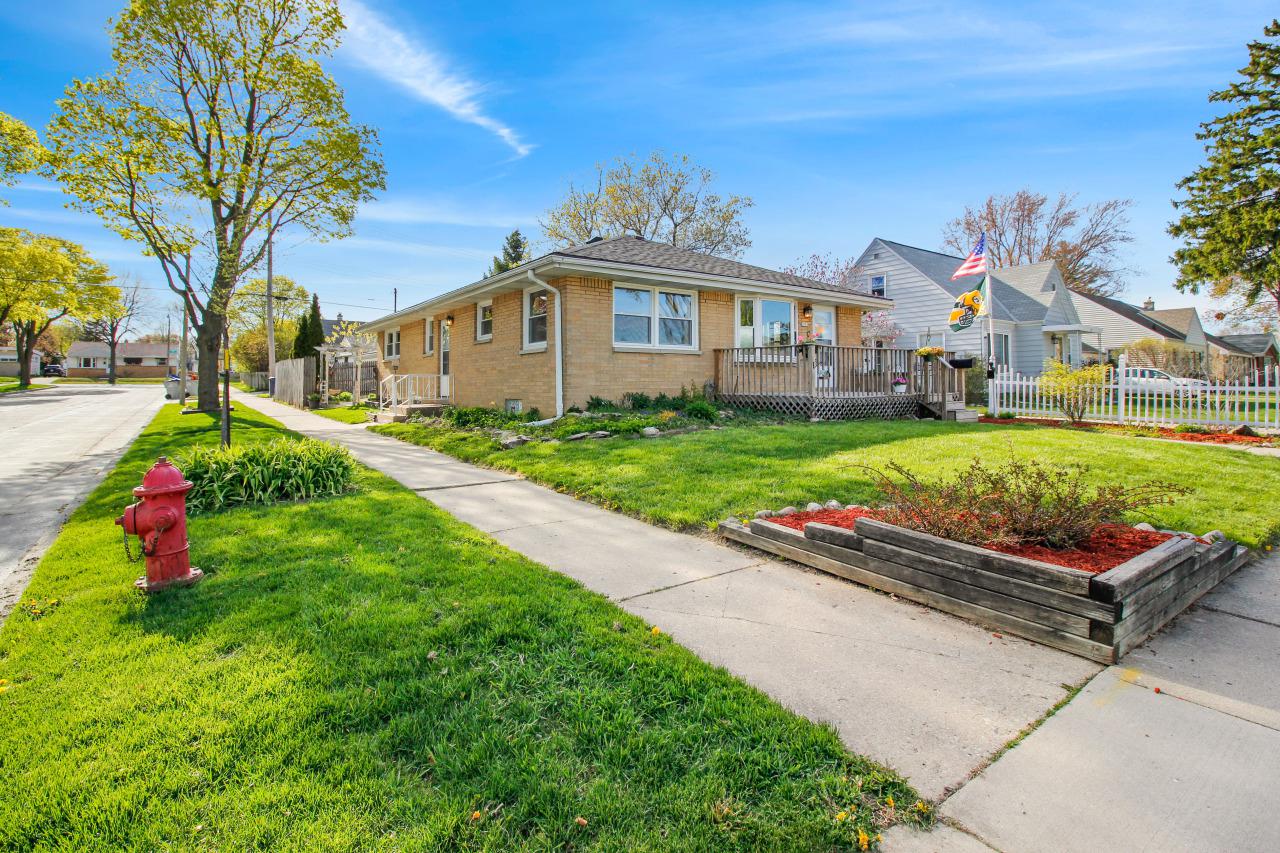 3903 N 82nd St., Milwaukee, WI 53222