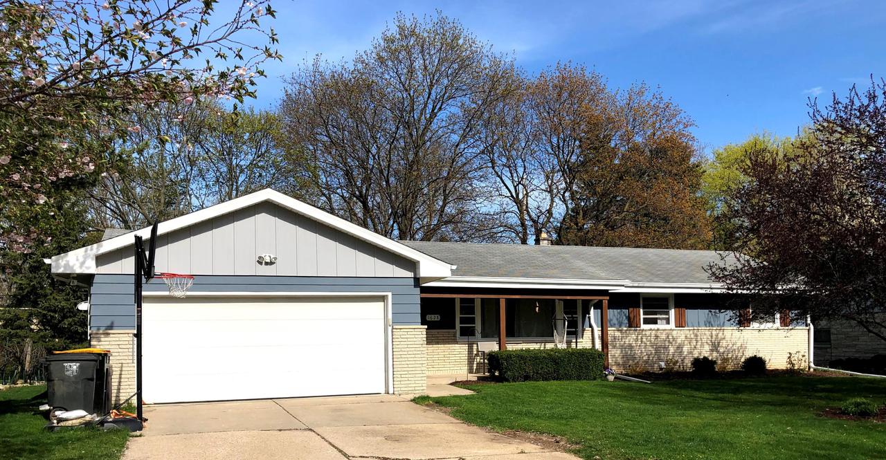 1628 N 117th St., Wauwatosa, WI 53226
