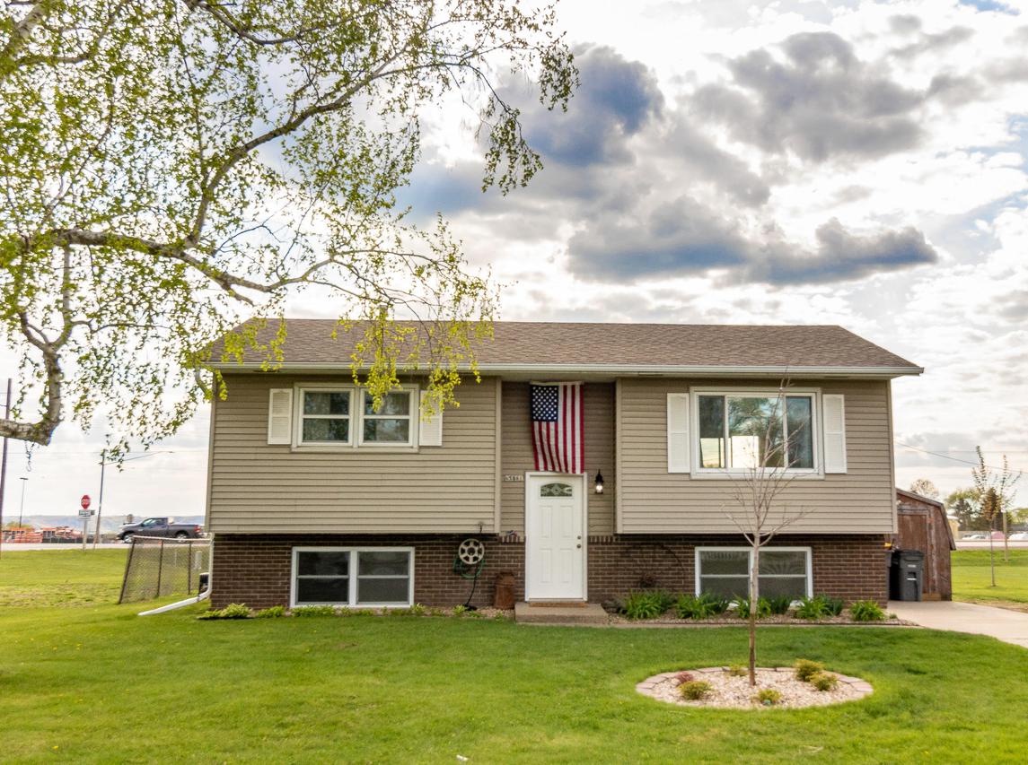 N5861 North Ct, Onalaska, WI 54650