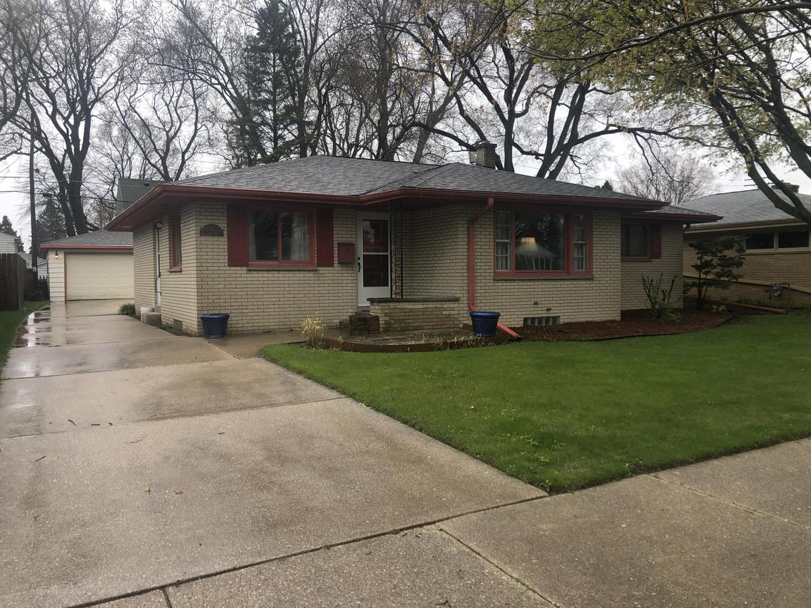 455 Shoreland Dr., Racine, WI 53402