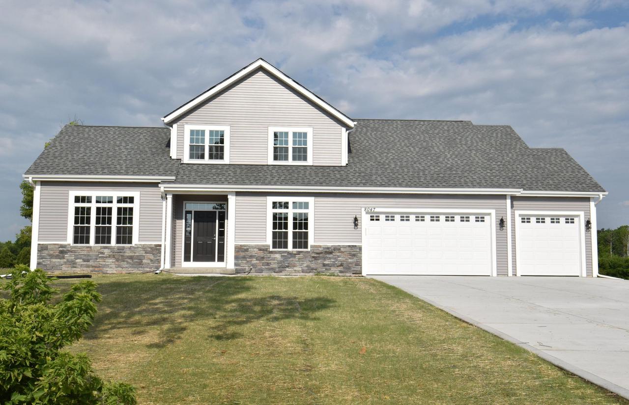 8049 S 35th St., Franklin, WI 53132