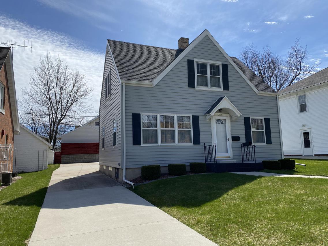 1029 N 16th St., Manitowoc, WI 54220