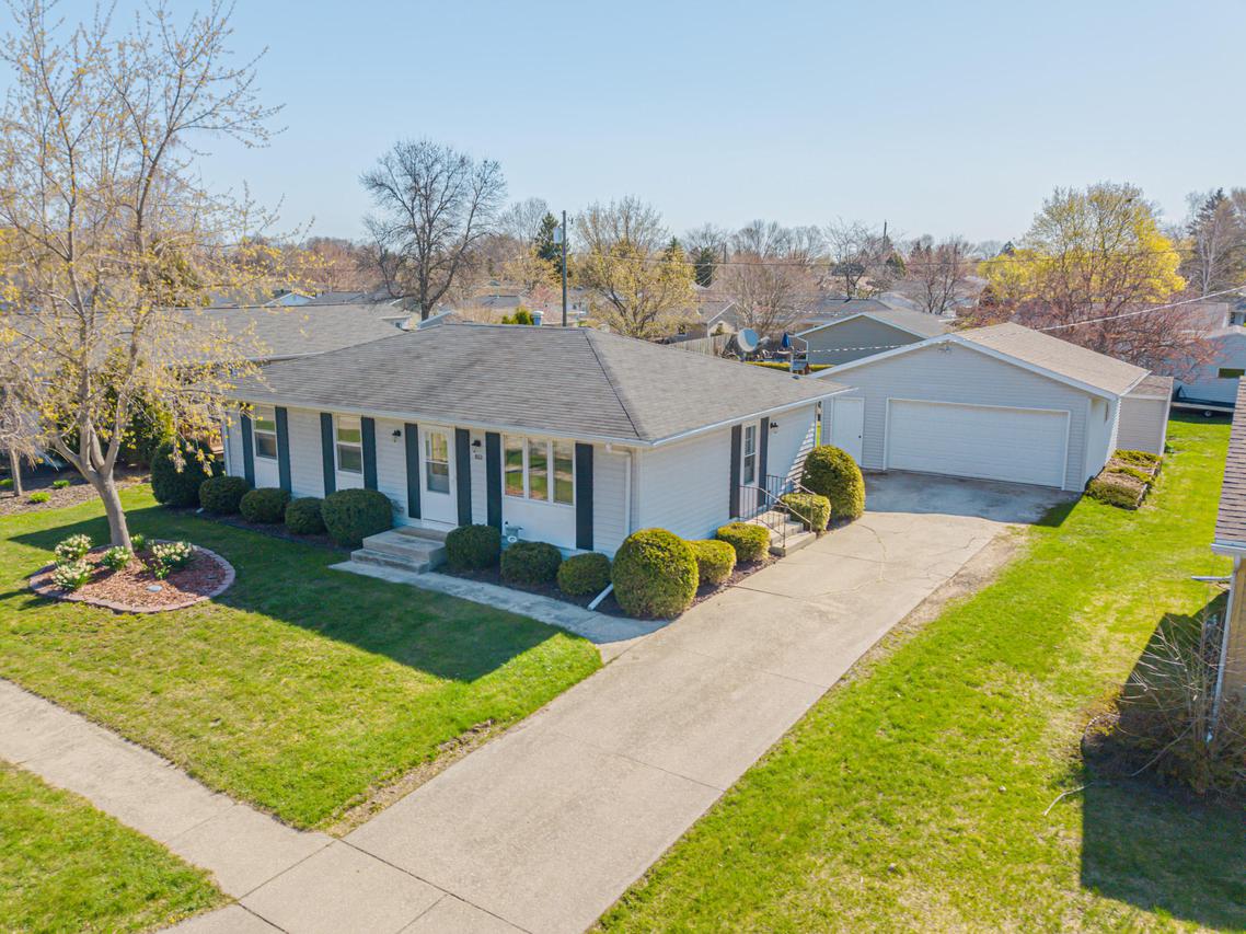 931 S 41st St., Manitowoc, WI 54220