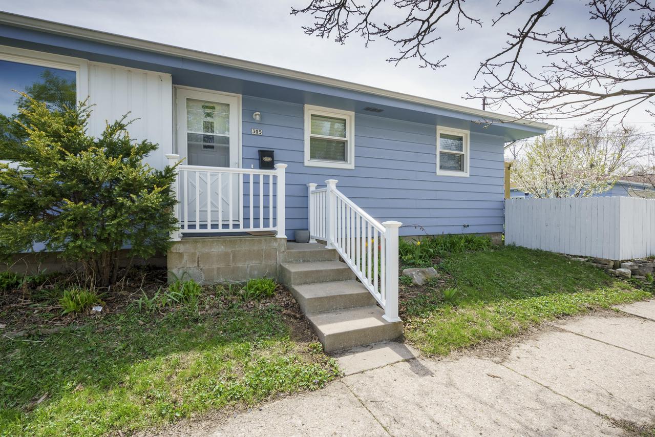 305 Estberg Ave, Waukesha, WI 53186