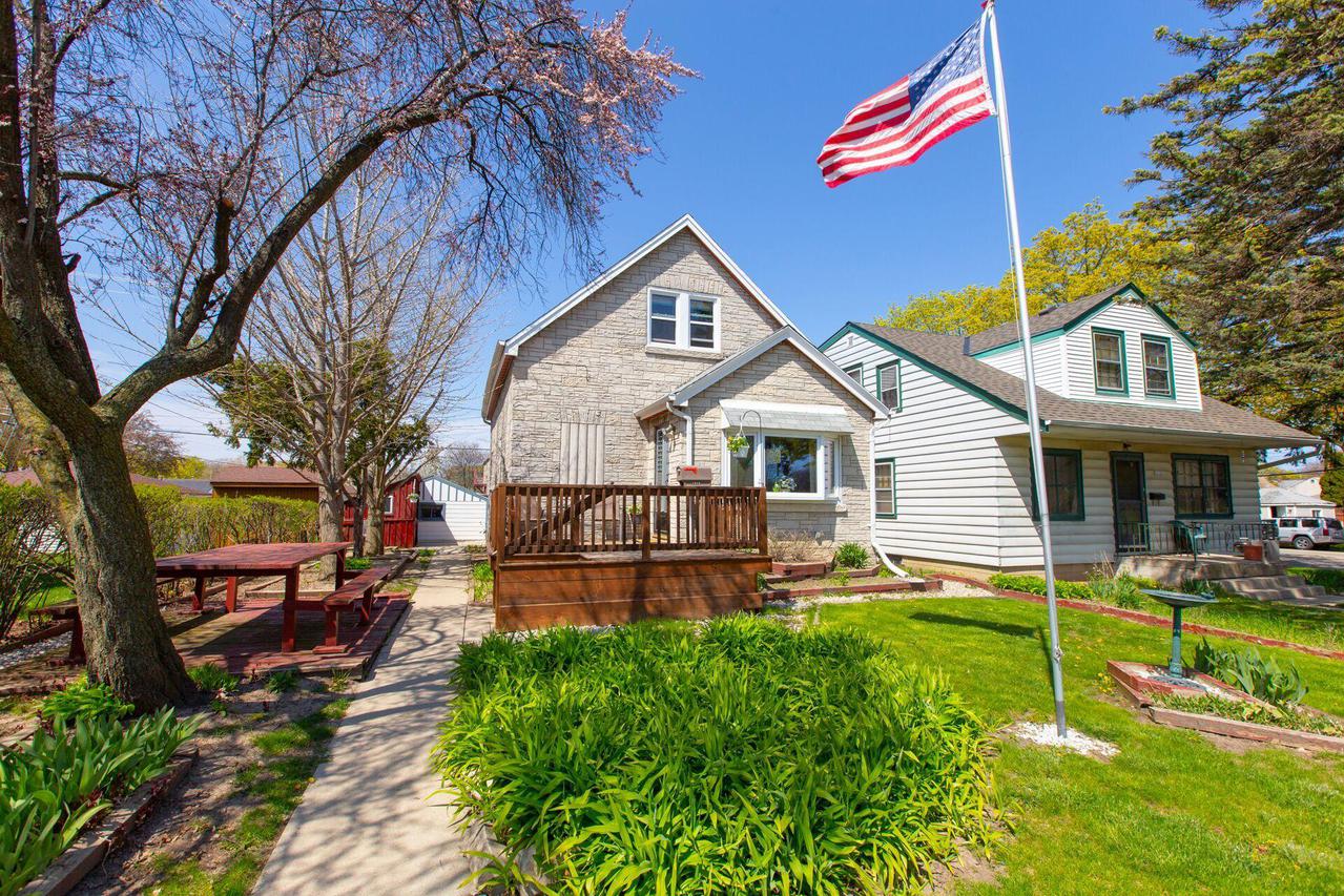 1610 W Howard Ave., Milwaukee, WI 53221