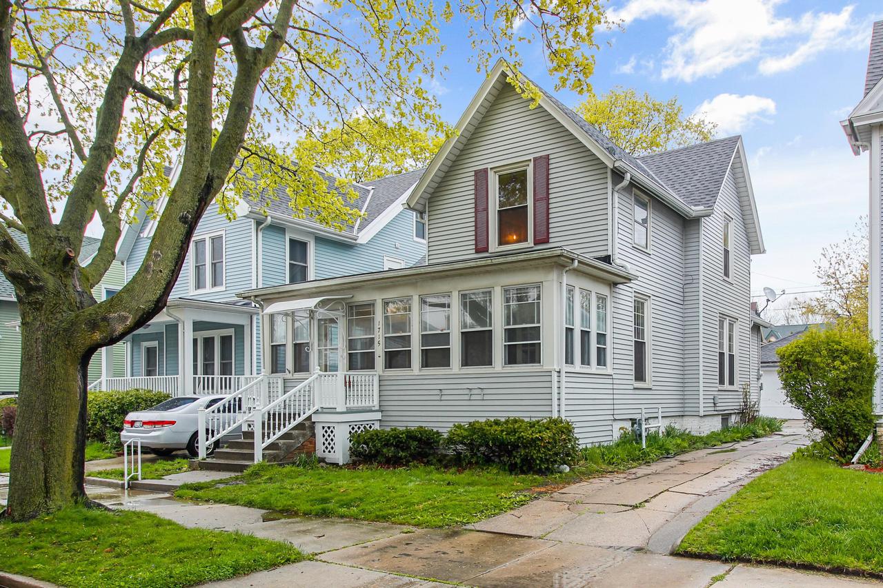 1715 Park Ave., Racine, WI 53403