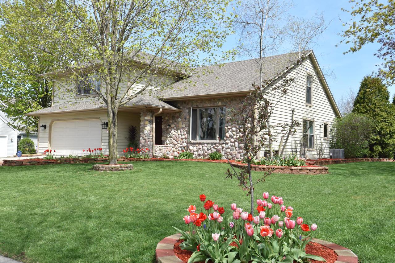 3016 Cone View, Waukesha, WI 53188