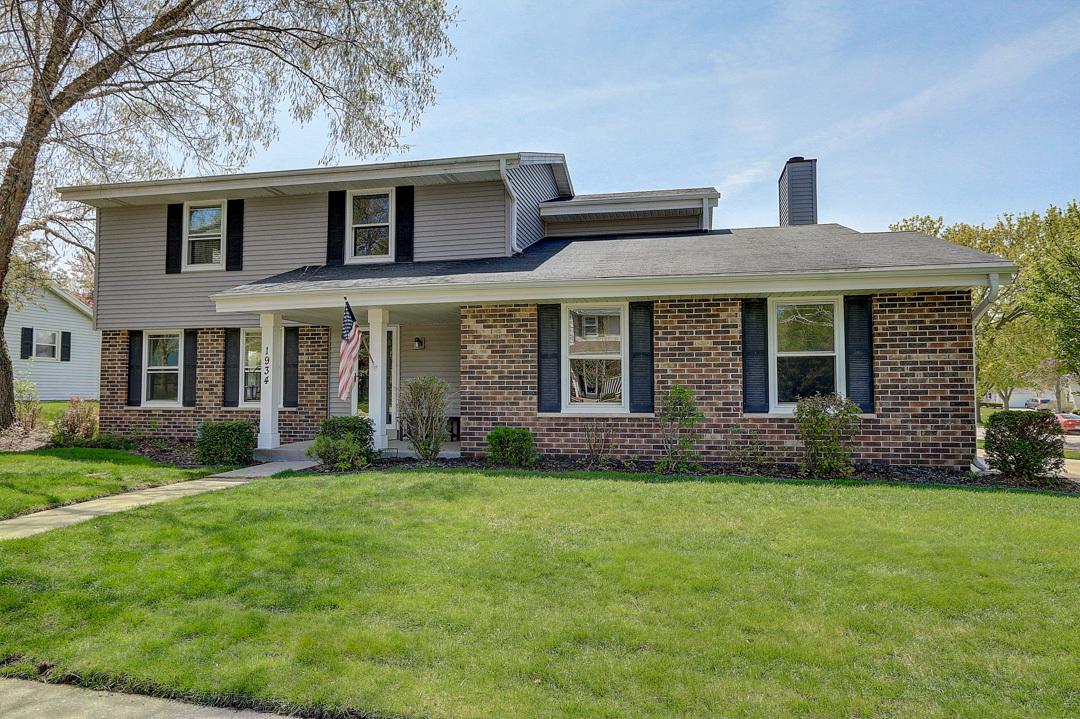 1934 Harvest Ln., Waukesha, WI 53186