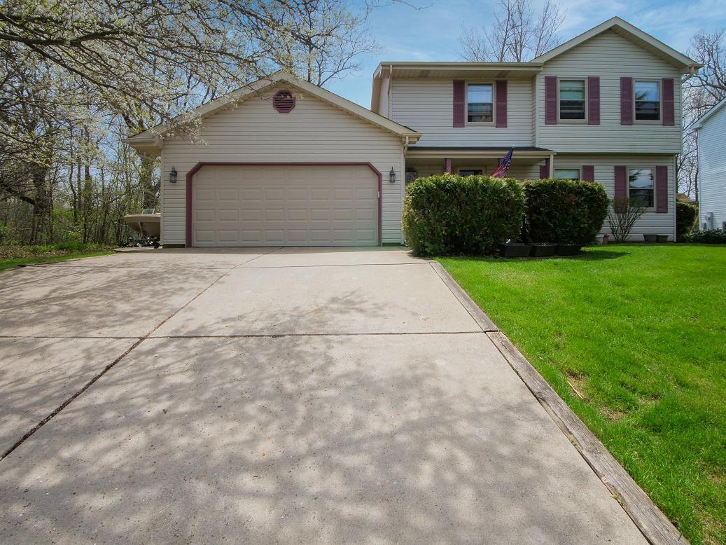 2707 Stonebridge Dr, Caledonia, WI 53404