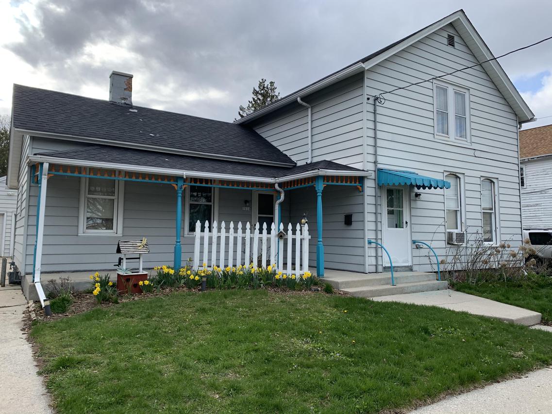 1014 S 12th St., Manitowoc, WI 54220